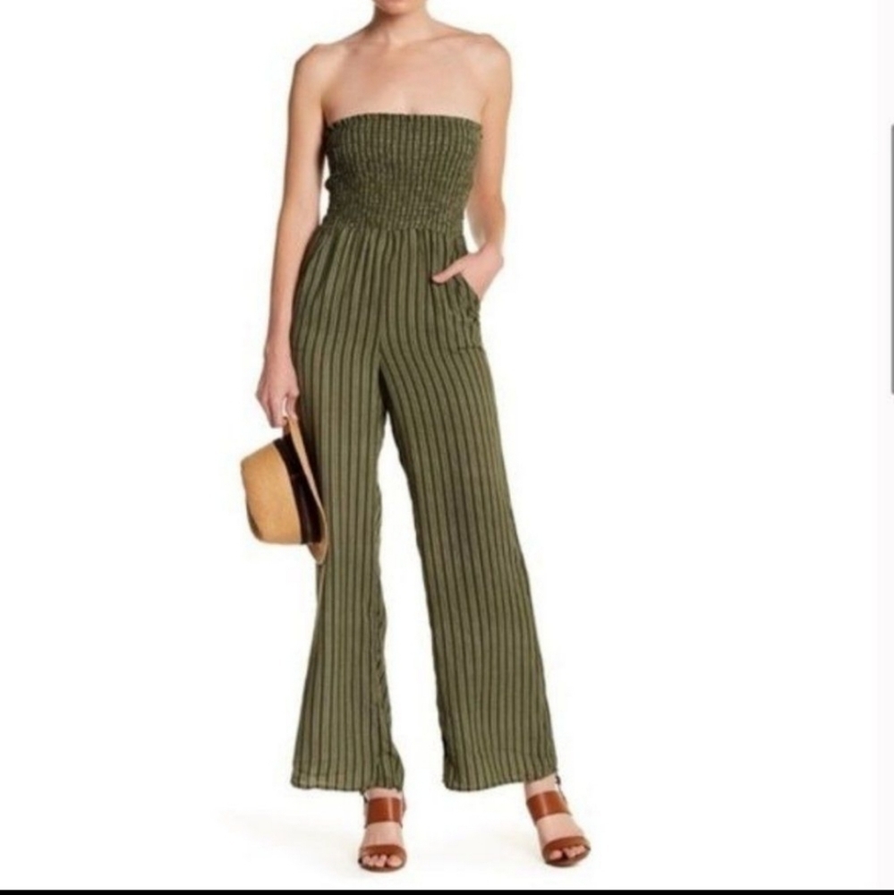 Socialite Green Striped Smocked Strapless Wide Leg Jumpsuit size xsmall. Good pr